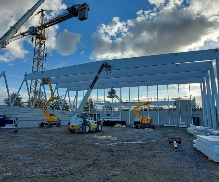 Charpente en bois lamellé collé pour gymnase