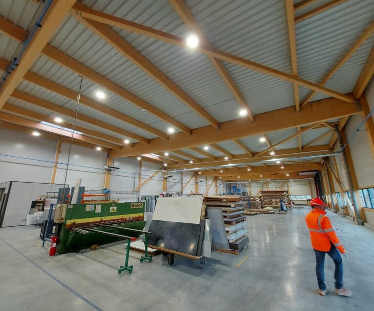 Structure en bois lamellé collé pour le projet sipo