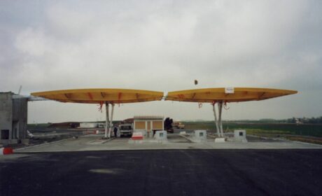 photo d'archive d'un chantier de construction des charpentes fournier