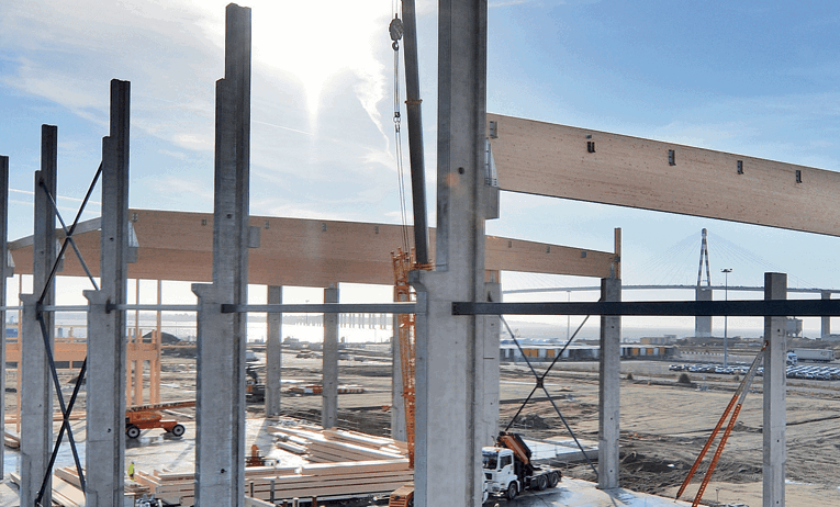 structure en bois lamellé collé pour notre client alstom