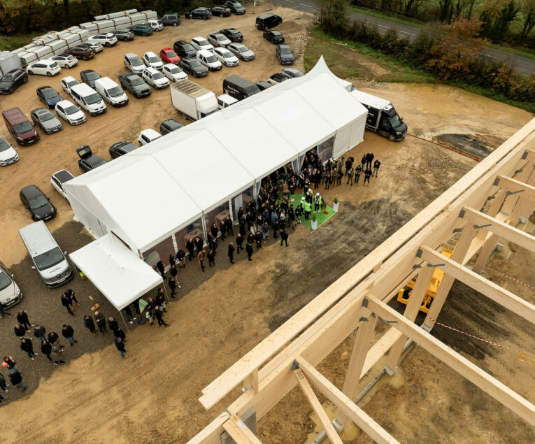 photo aérienne du chantier de construction de l'usine cambium