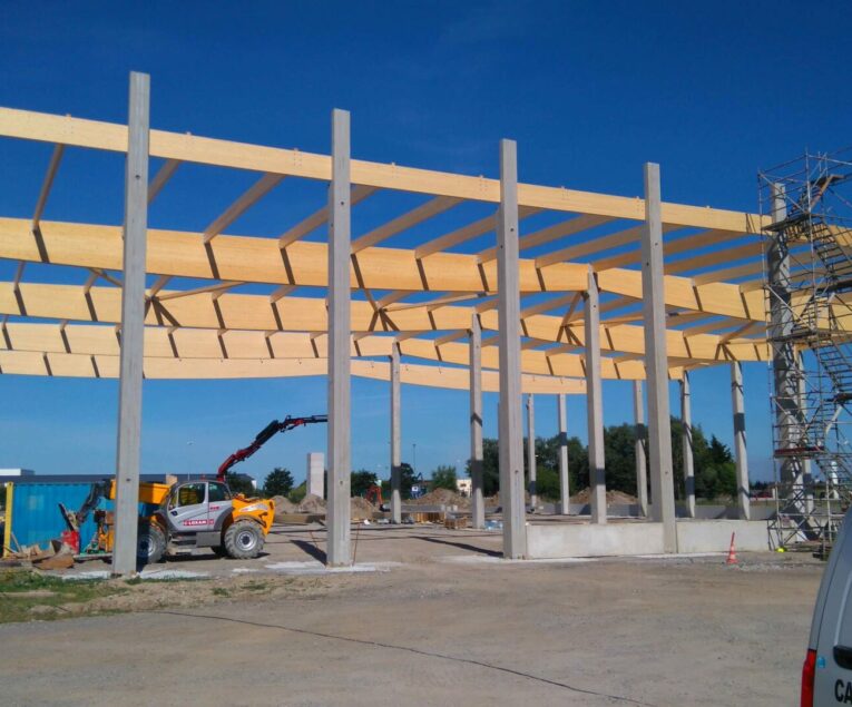 structure en bois lamellé collé pour un entrepot logistique