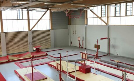 Structure en bois lamellé collé pour complexe multisport