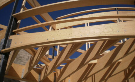 structure en bois pour un cinéma