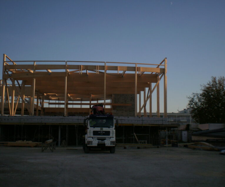 structure en bois pour un cinéma