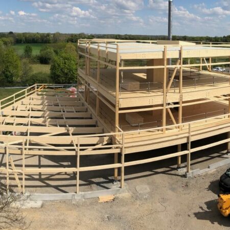 Structure en bois lamellé collé pour un immeuble de bureaux