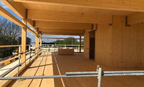 Structure en bois lamellé collé pour un immeuble de bureaux