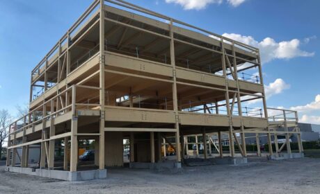 Structure en bois lamellé collé pour un immeuble de bureaux