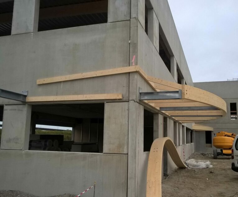 structure en bois lamellé collé pour un entrepot logistique